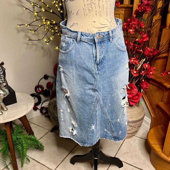 Zara Women’s TRF Vintage Collection Distressed Ripped Denim Blue Skirt Size S - Picture 1 of 8